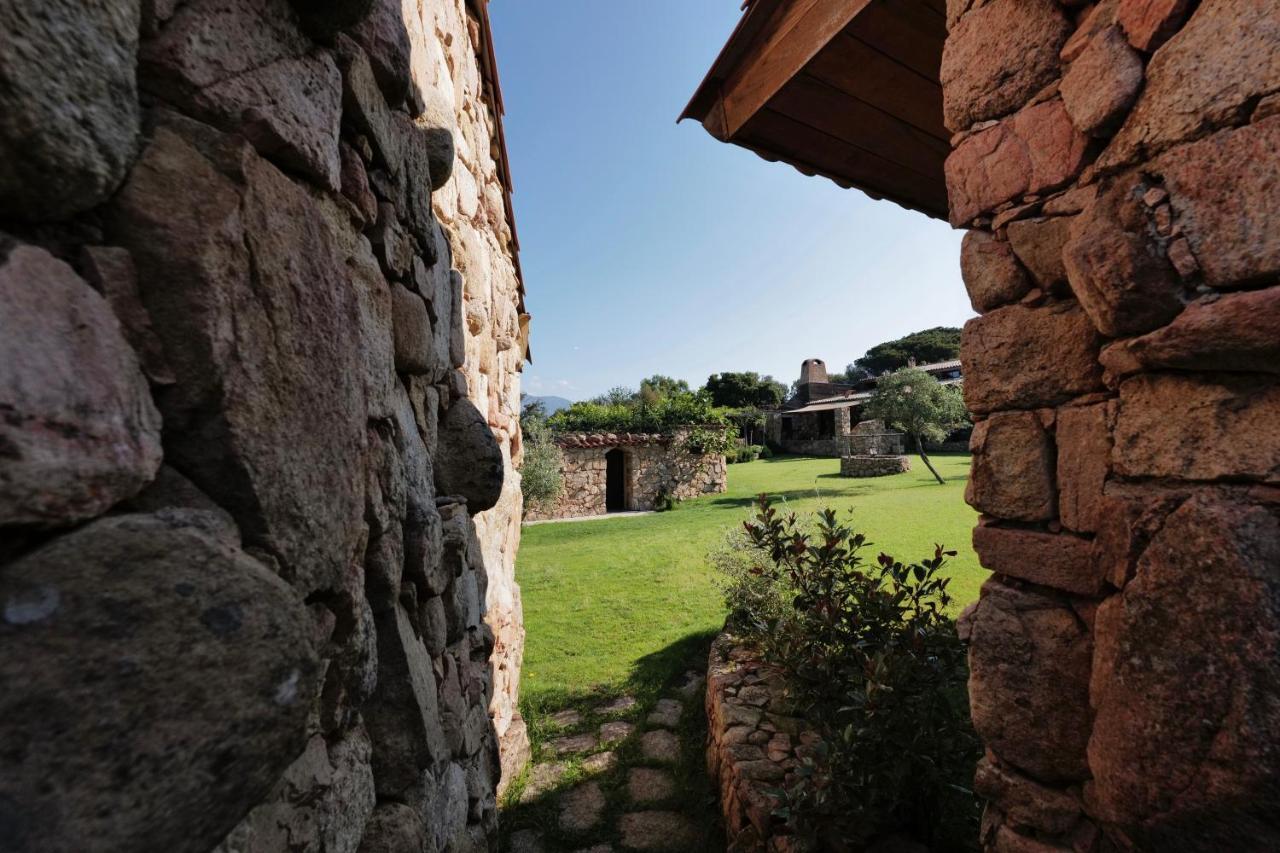 Domaine Pozzo Di Mastri Hotel & Spa Фигари Экстерьер фото