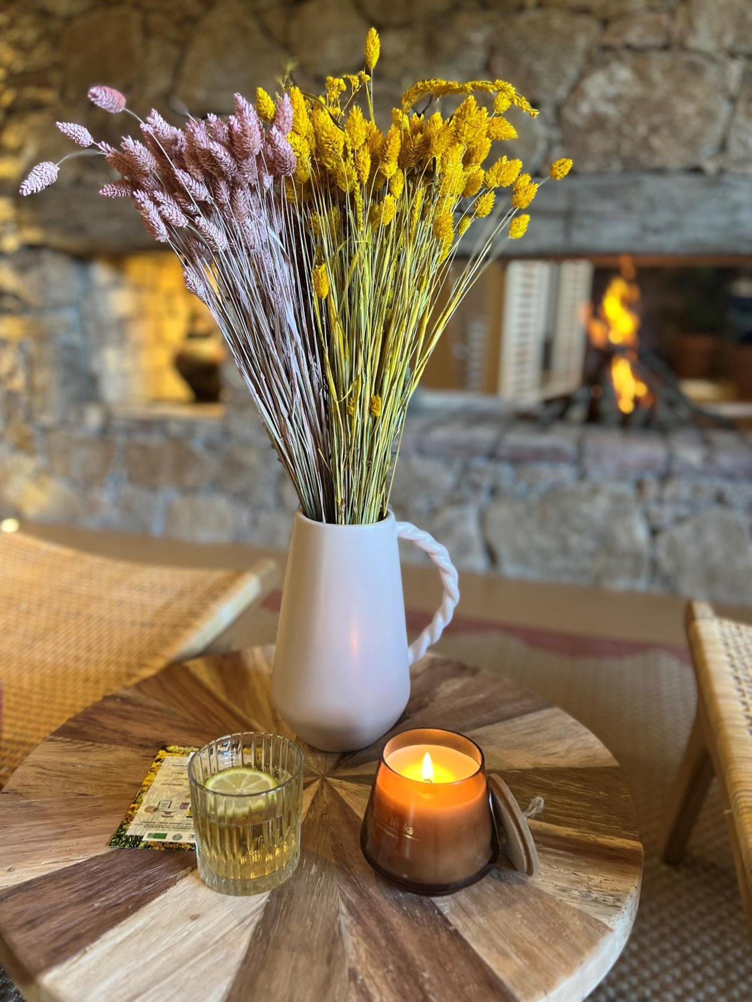 Domaine Pozzo Di Mastri Hotel & Spa Фигари Экстерьер фото
