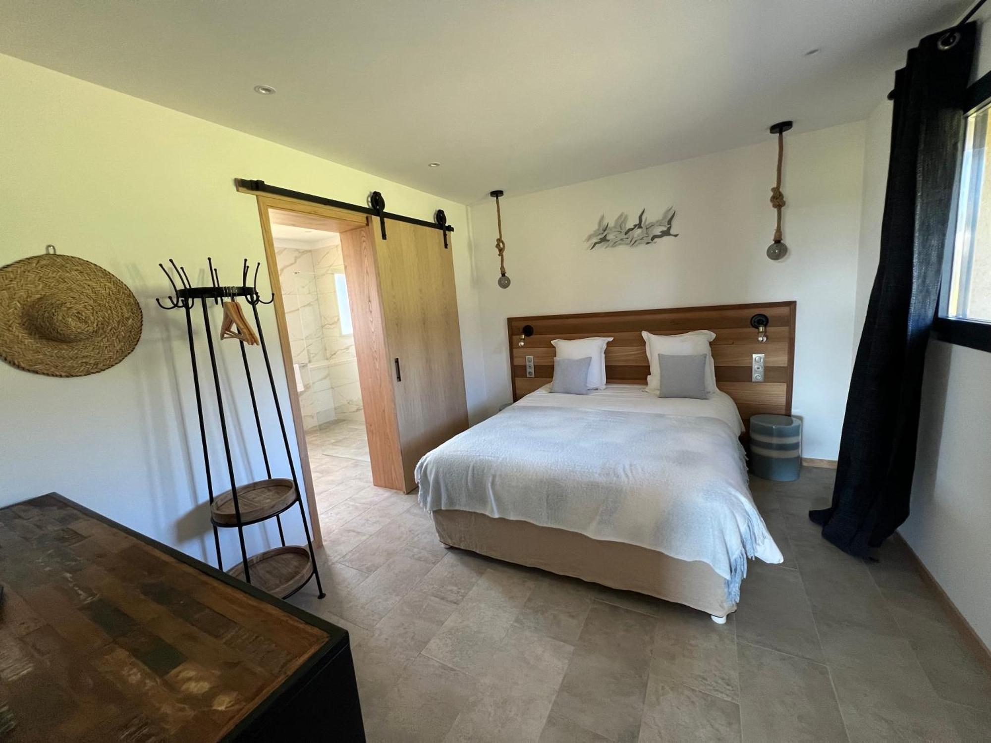 Domaine Pozzo Di Mastri Hotel & Spa Фигари Экстерьер фото