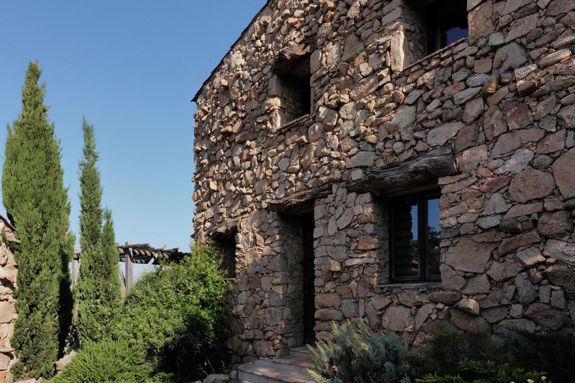 Domaine Pozzo Di Mastri Hotel & Spa Фигари Экстерьер фото